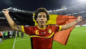 Axel Witsel drapeau belge maillot de la sélection belge